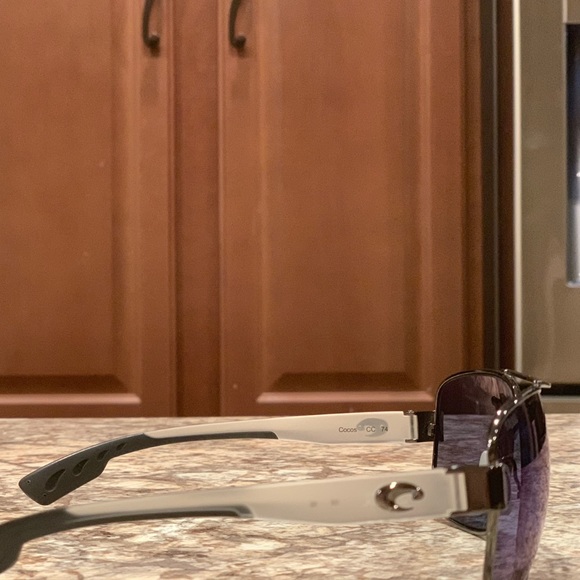 Men’s Costa 580p Polarized Aviators - Picture 2 of 7